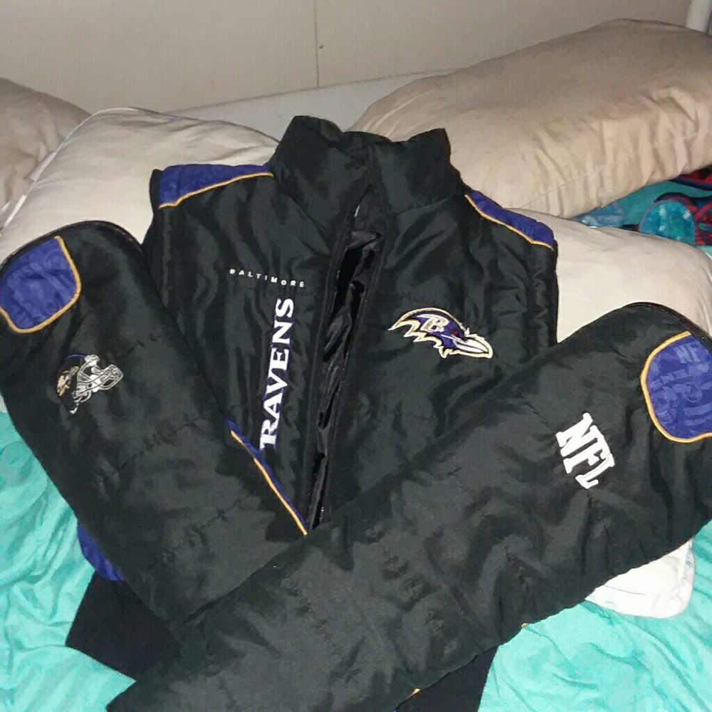 NFL jaket/ sipp off vest